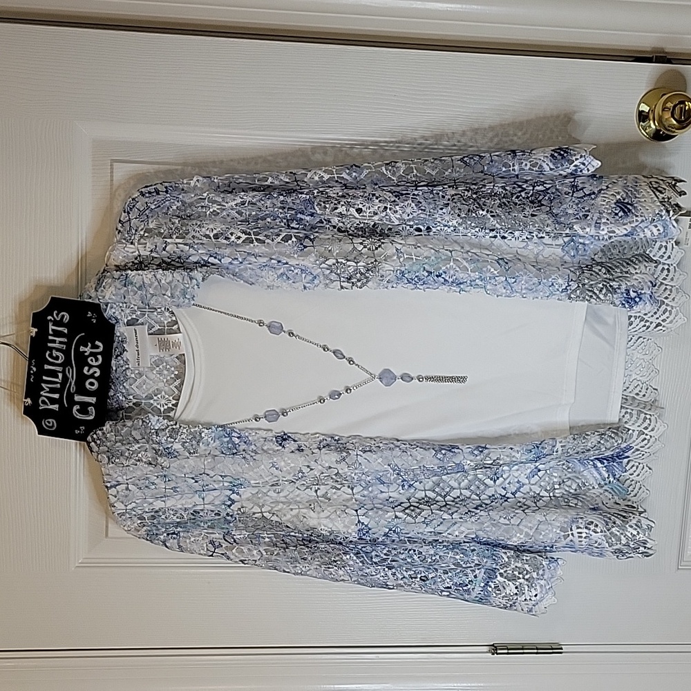 Elegant Blue and White Lace Women's Top